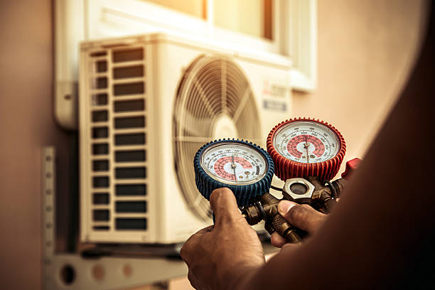 Professional Ac Installation technician working in Uniontown, AL